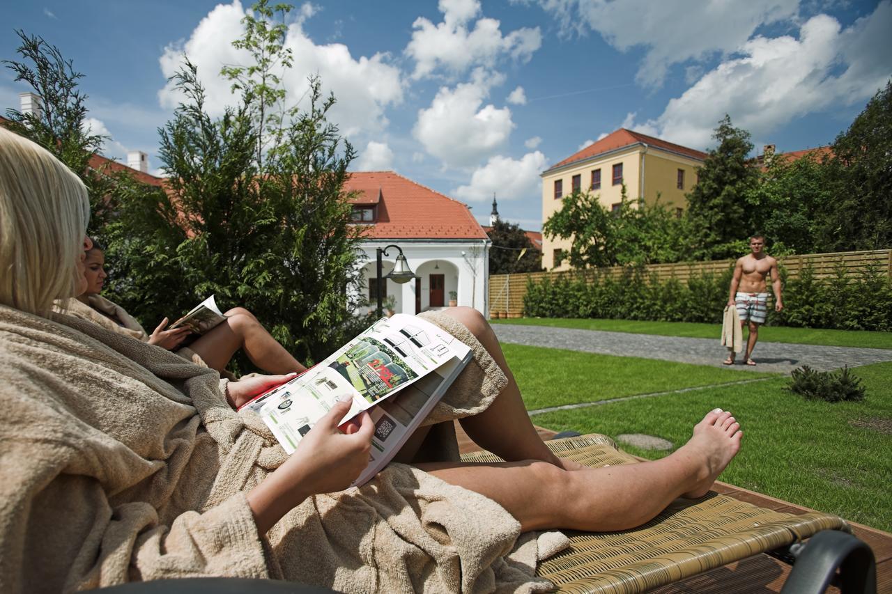 Hotel Historia&Historante Veszprém Buitenkant foto